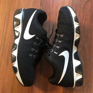Nike Tailwind 8